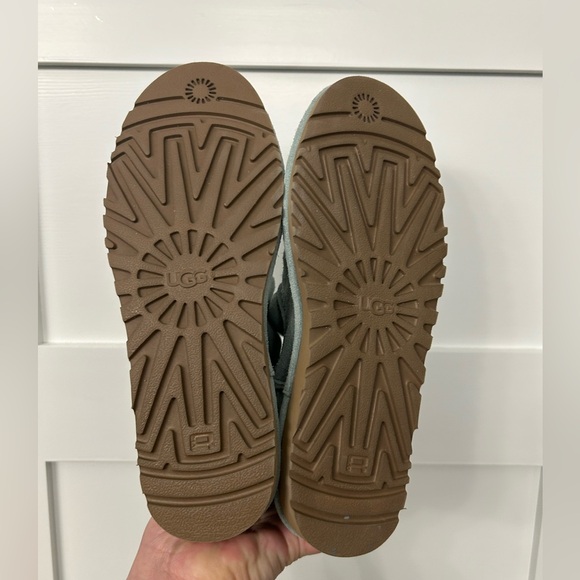 UGG Classic Unlined Mini Perf Boots Size 9 - Picture 8 of 10